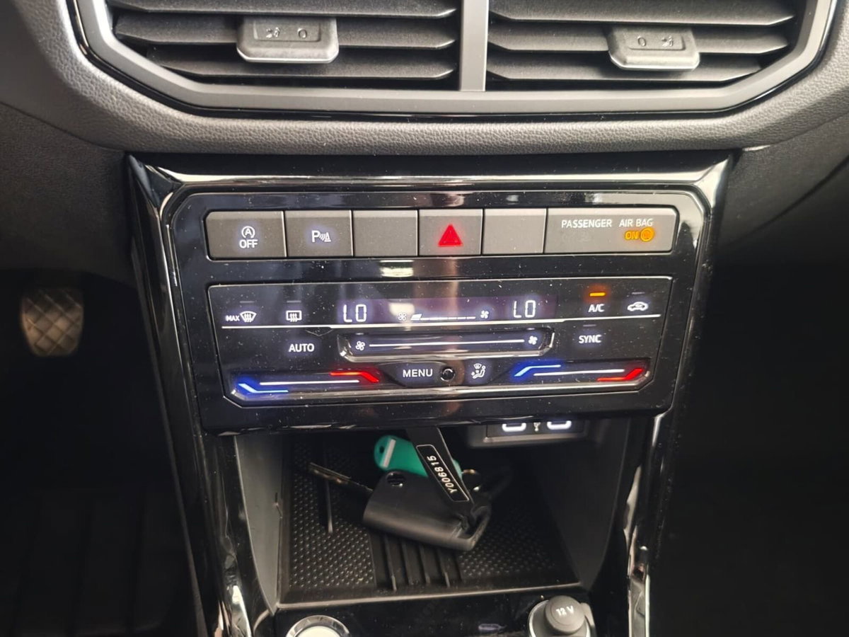 Volkswagen T-Cross 1.0 tsi Edition 95cv (13)