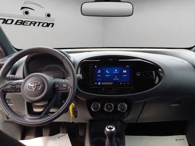 Toyota Aygo X 1.0 Active 72cv (11)