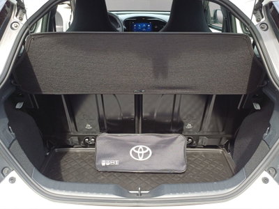 Toyota Aygo X 1.0 Active 72cv (13)