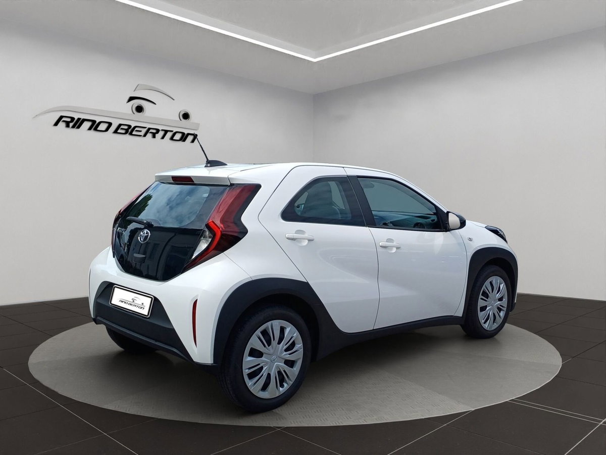 Toyota Aygo X 1.0 Active 72cv (5)
