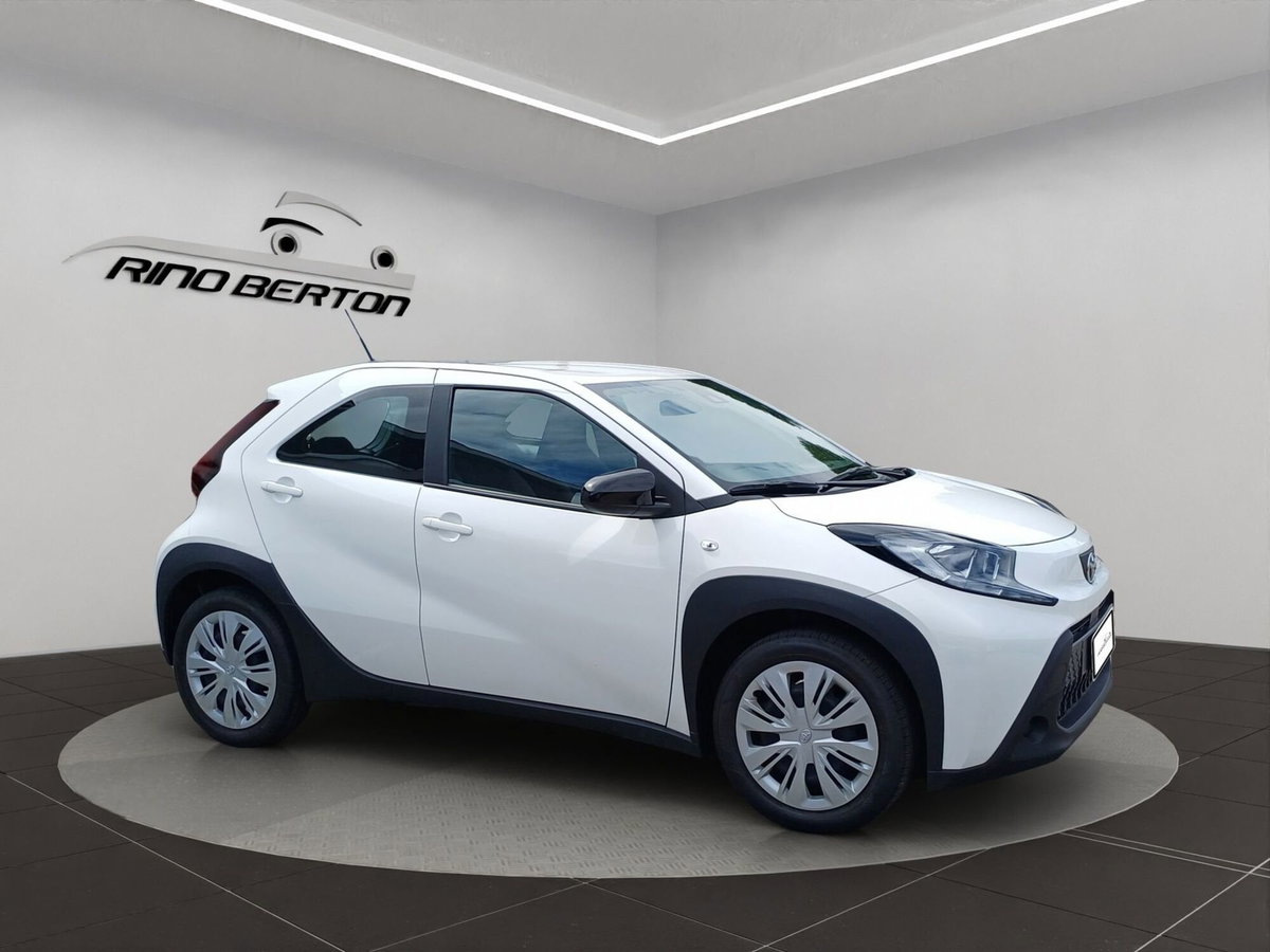 Toyota Aygo X 1.0 Active 72cv (6)