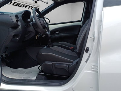 Toyota Aygo X 1.0 Active 72cv (7)