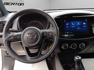 Toyota Aygo X 1.0 Active 72cv (8)