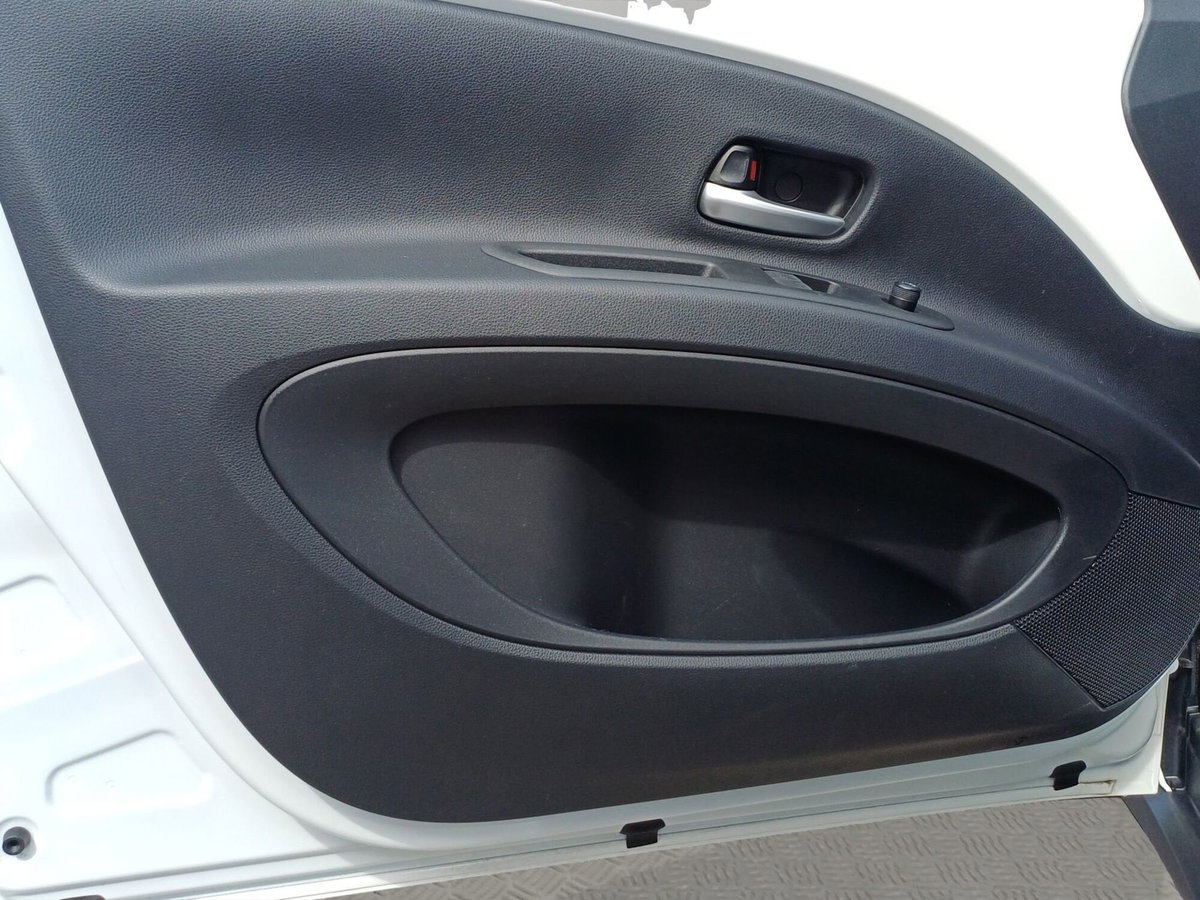 Toyota Aygo X 1.0 Active 72cv (9)