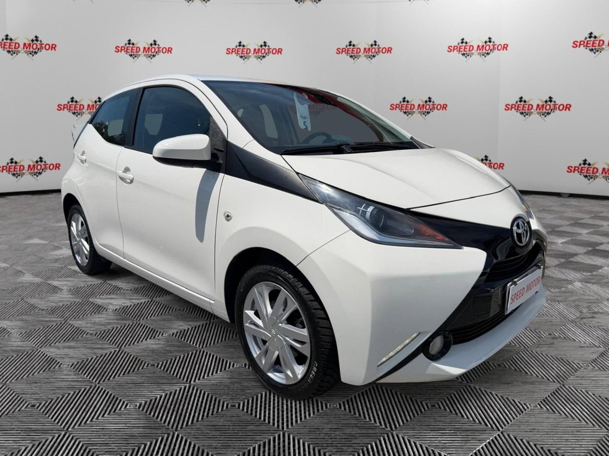 Toyota Aygo 1.0 VVT-i 69 CV 5 porte x-clusiv
