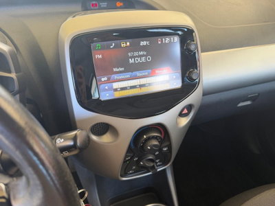 Toyota Aygo 1.0 VVT-i 69 CV 5 porte x-clusiv (13)