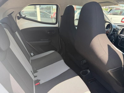 Toyota Aygo 1.0 VVT-i 69 CV 5 porte x-clusiv (15)