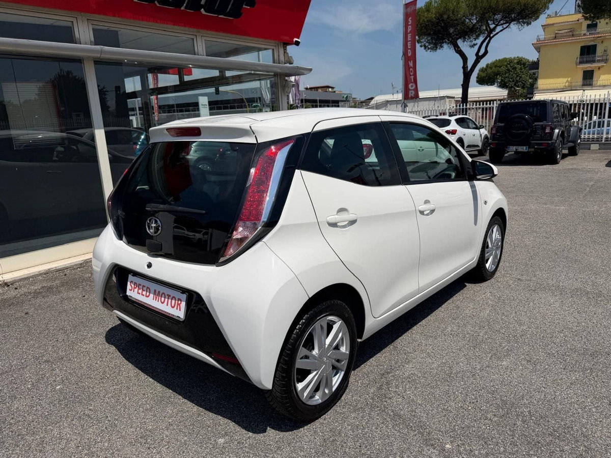 Toyota Aygo 1.0 VVT-i 69 CV 5 porte x-clusiv (5)