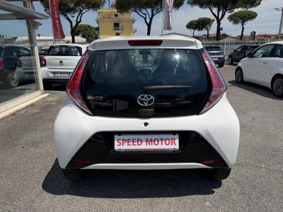 Toyota Aygo 1.0 VVT-i 69 CV 5 porte x-clusiv (6)
