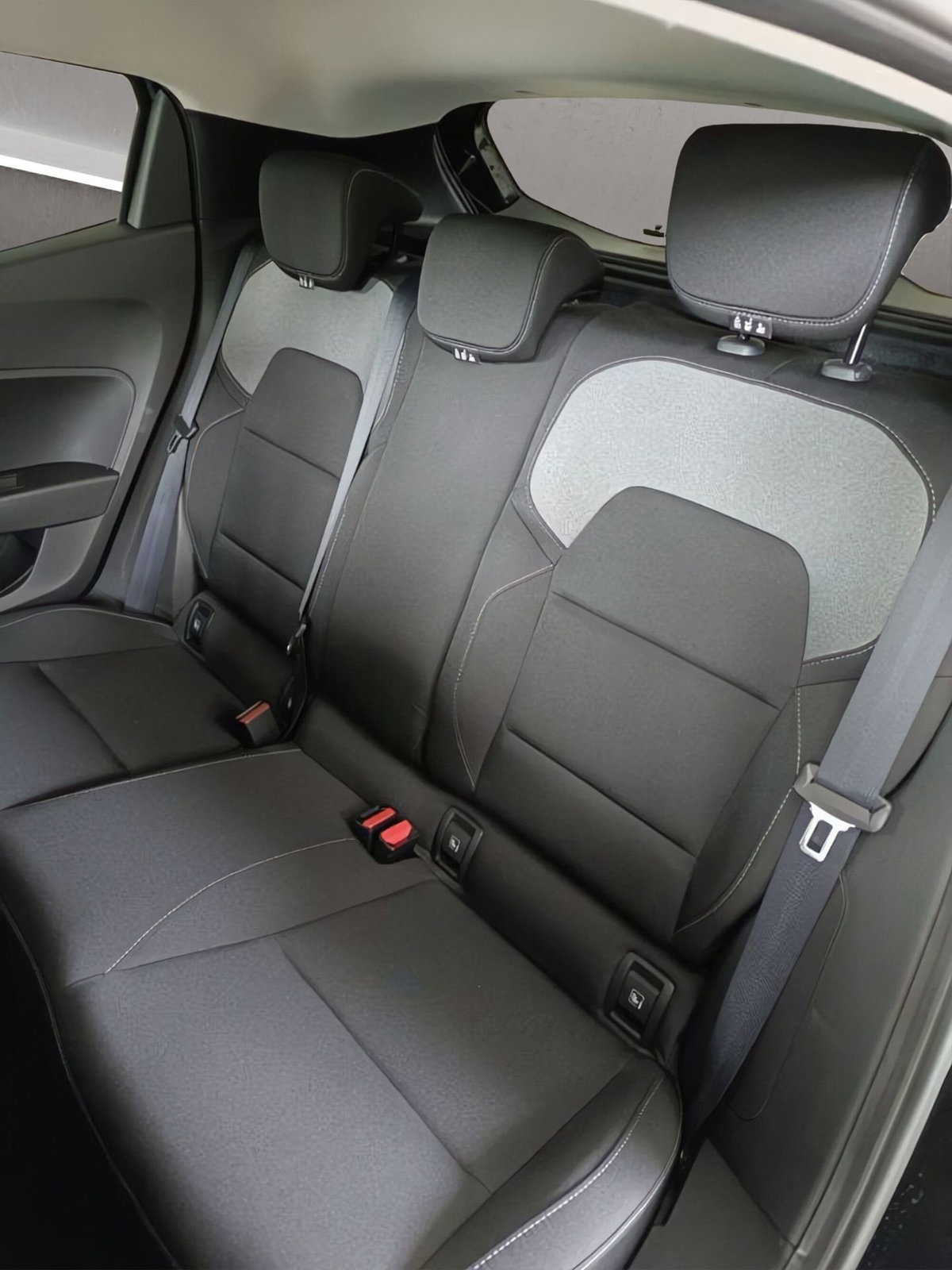 Renault Clio 1.0 eco-g Evolution 100cv (10)