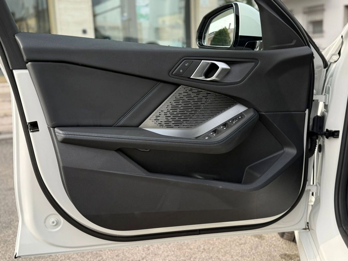 BMW Serie 1 118d Msport auto (10)