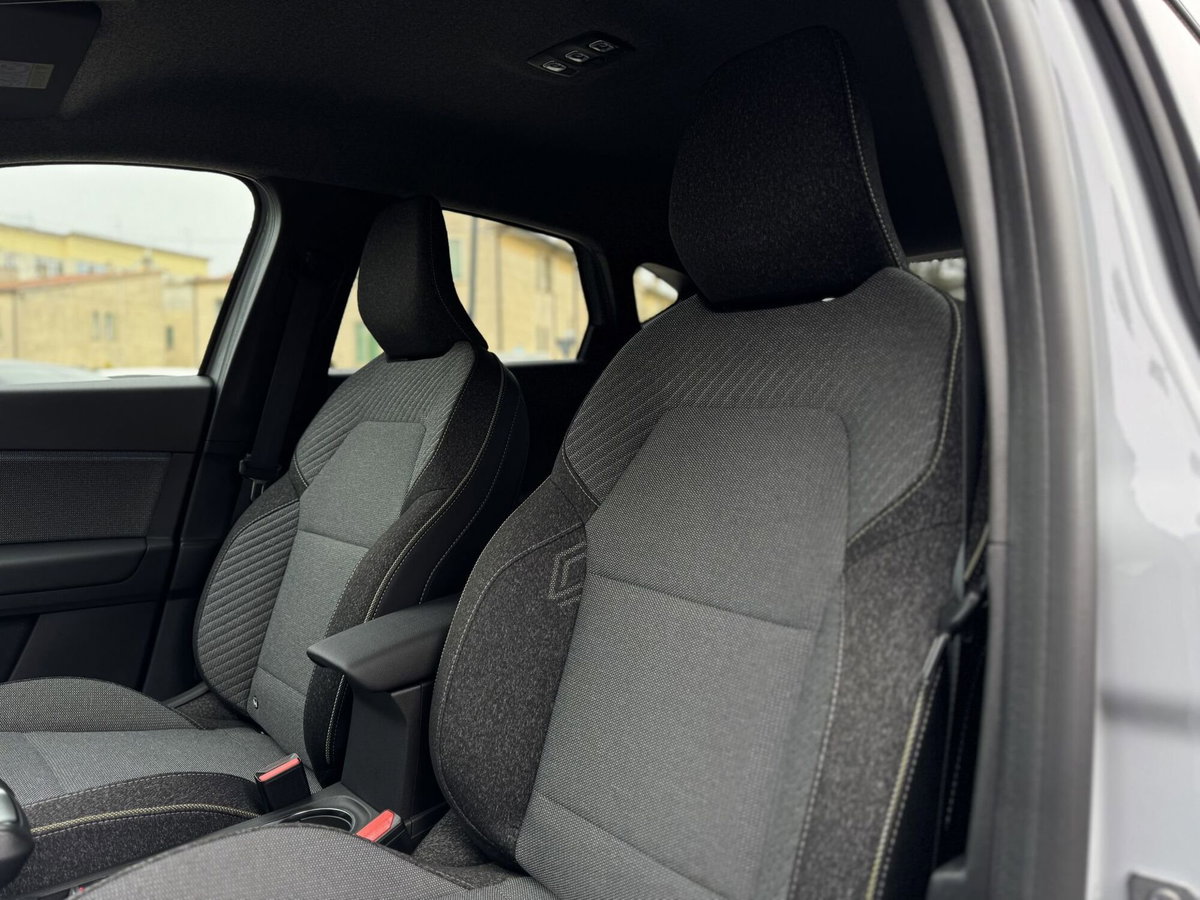 Renault Captur 1.2 eco-g Techno 120cv (10)