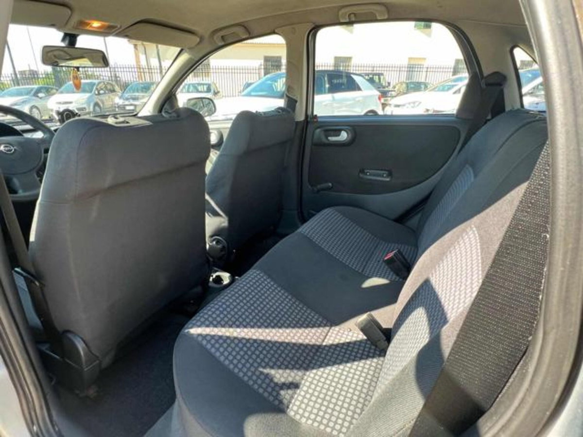 Opel Corsa 1.2i 16V cat 5 porte Enjoy (13)