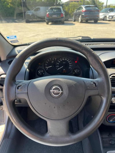 Opel Corsa 1.2i 16V cat 5 porte Enjoy (9)