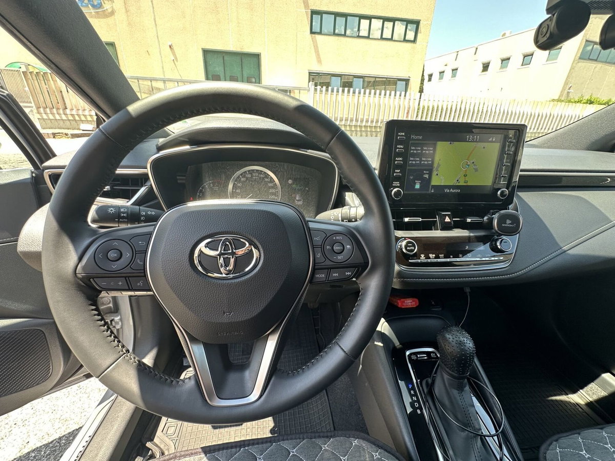 Toyota Corolla Touring Sports 1.8 Hybrid Business (10)
