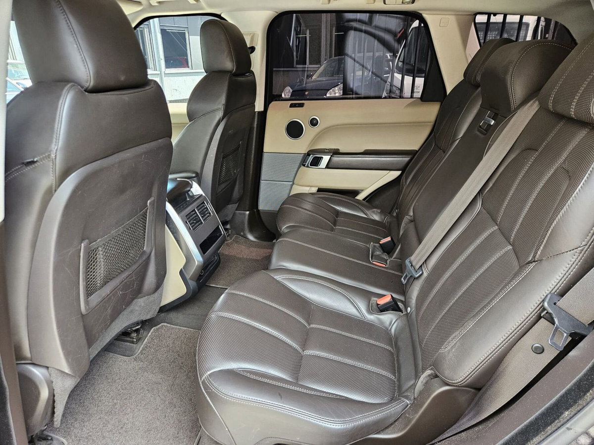 Land Rover Range Rover Sport 3.0 TDV6 HSE (11)