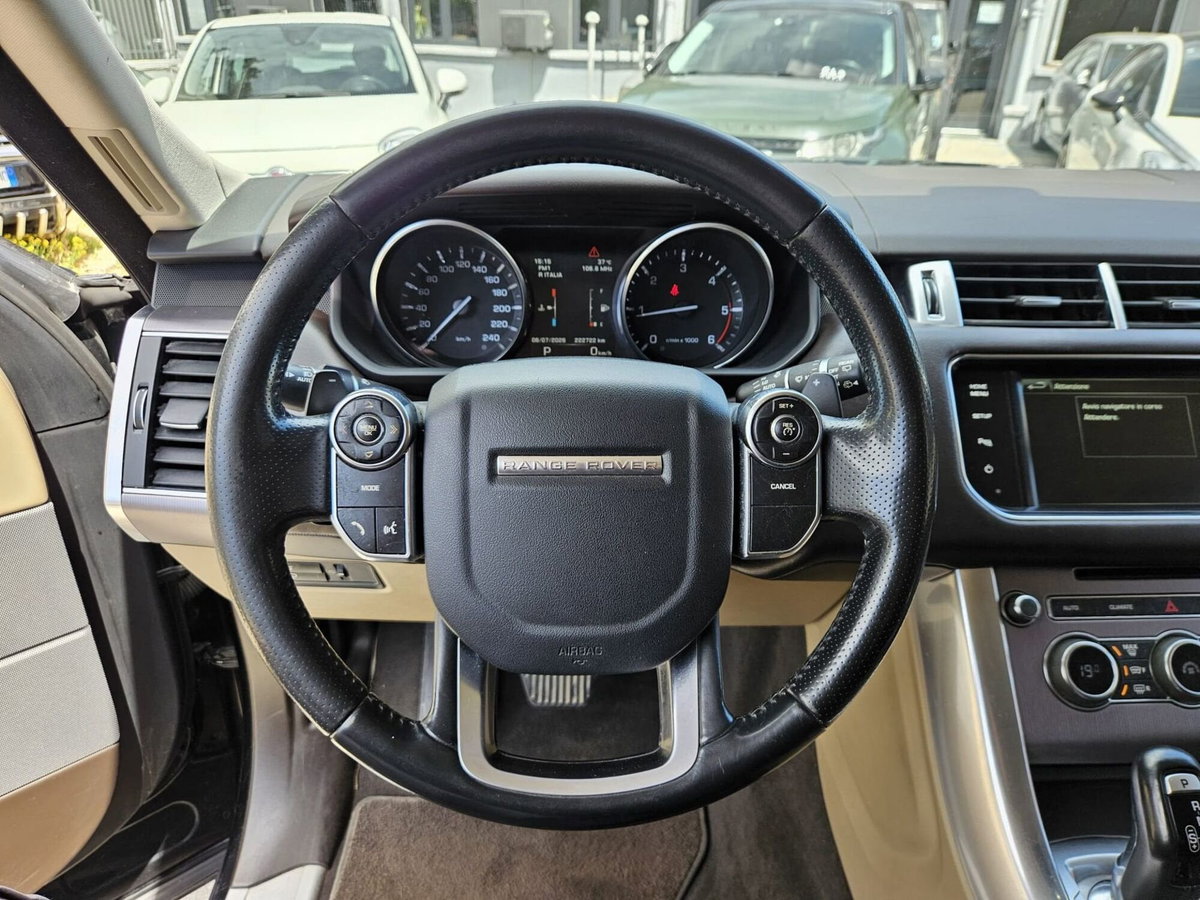 Land Rover Range Rover Sport 3.0 TDV6 HSE (12)