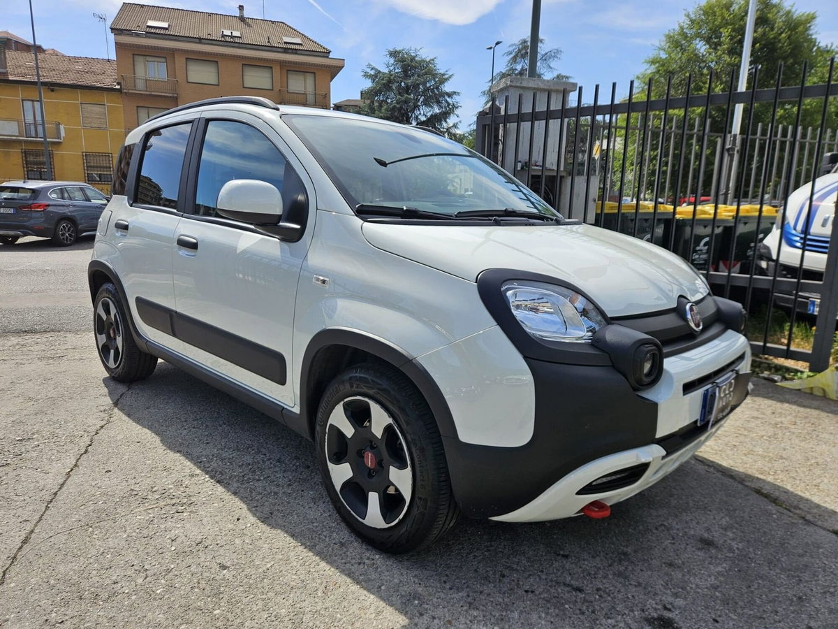 Fiat Panda 1.0 FireFly S&S Hybrid City Cross (3)