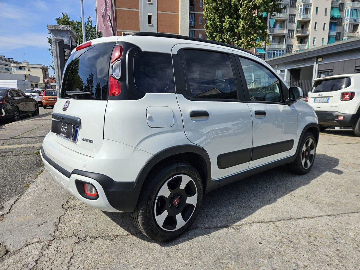 Fiat Panda 1.0 FireFly S&S Hybrid City Cross (4)