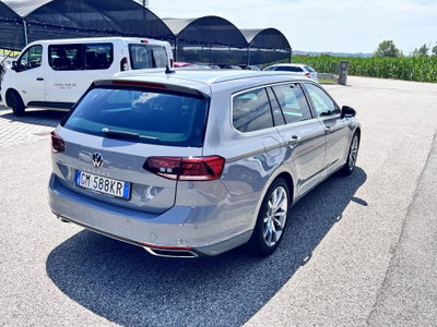 Volkswagen Passat Variant 2.0 TDI SCR 200 CV 4MOTION DSG Executive (3)