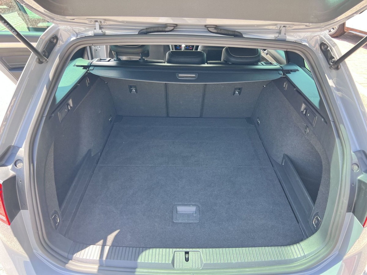 Volkswagen Passat Variant 2.0 TDI SCR 200 CV 4MOTION DSG Executive (9)