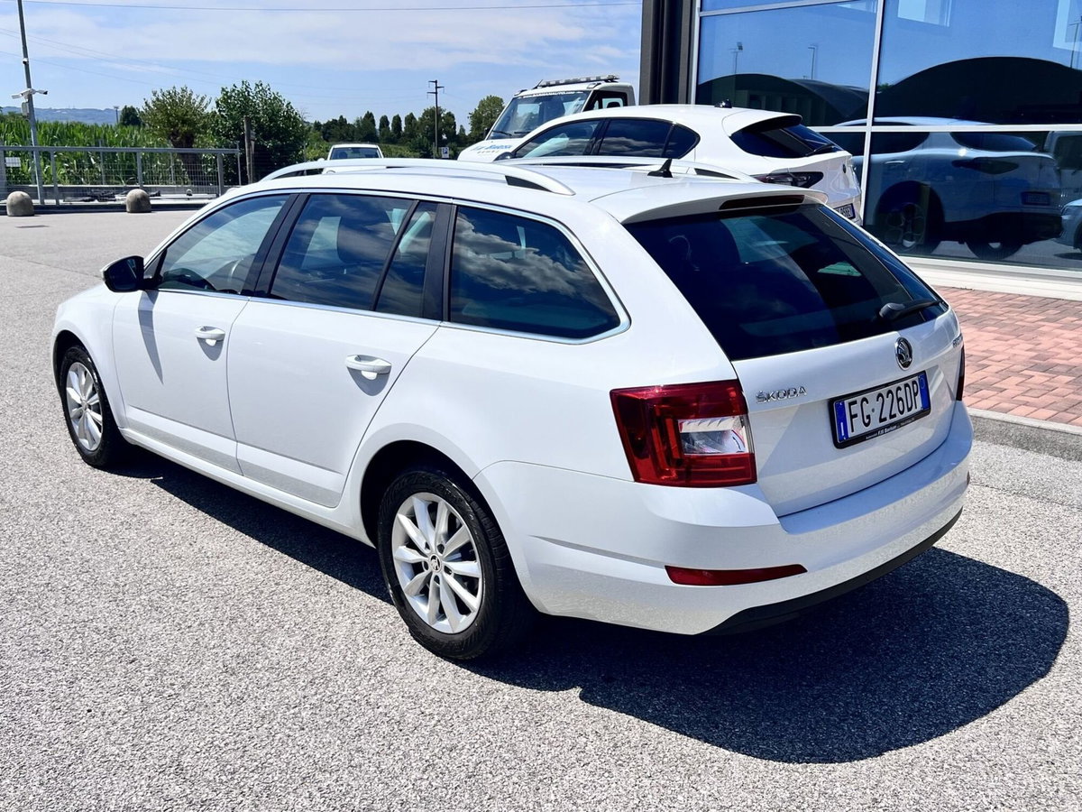 Skoda Octavia Station Wagon 1.6 TDI CR 110 Wagon Executive GreenLine (4)