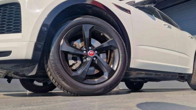 Jaguar E-Pace 2.0 AWD aut. R-Dynamic HSE (18)