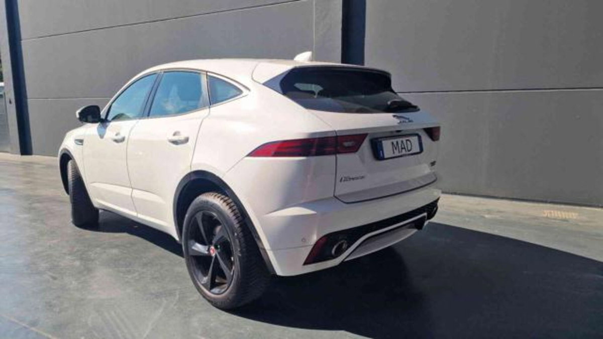 Jaguar E-Pace 2.0 AWD aut. R-Dynamic HSE (3)