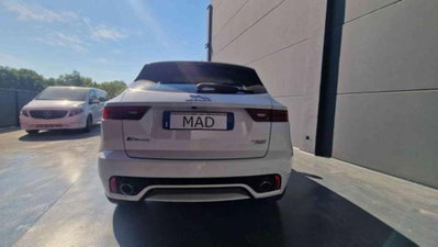 Jaguar E-Pace 2.0 AWD aut. R-Dynamic HSE (4)