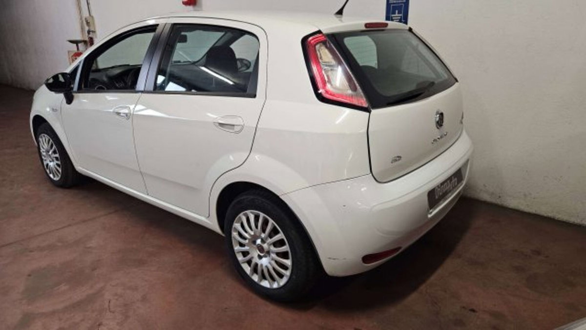 Fiat Punto 1.3 MJT II 75 CV 5 porte Street (3)