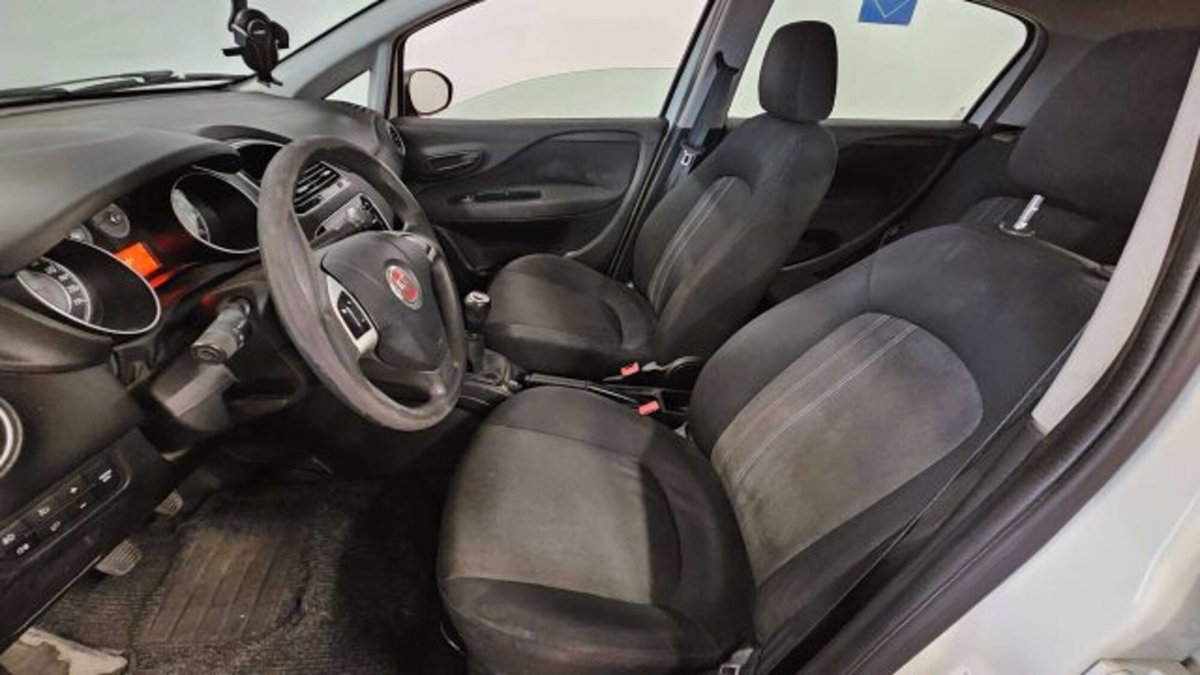 Fiat Punto 1.3 MJT II 75 CV 5 porte Street (6)