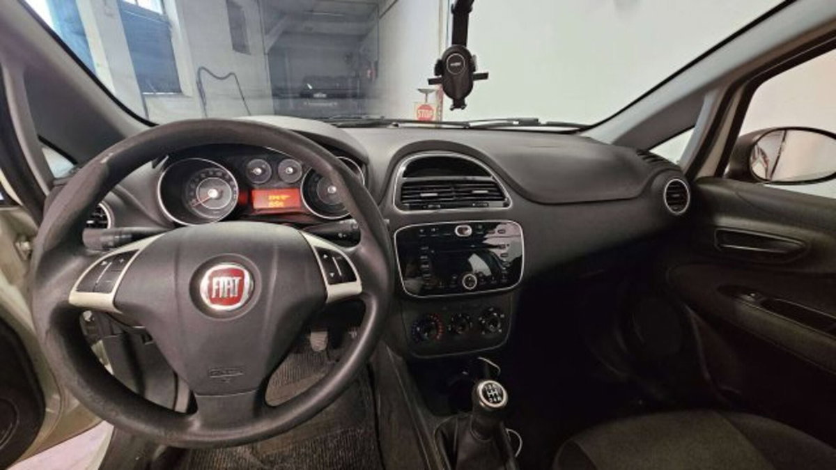 Fiat Punto 1.3 MJT II 75 CV 5 porte Street (7)