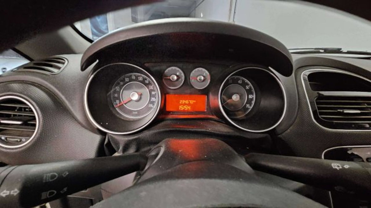 Fiat Punto 1.3 MJT II 75 CV 5 porte Street (8)