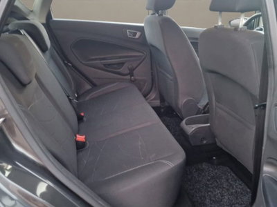 Ford Fiesta 1.5 TDCi 75CV 5 porte Titanium (19)