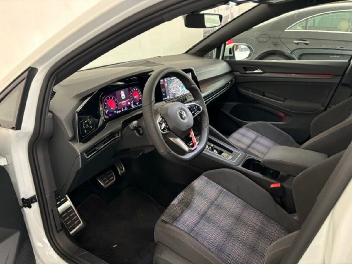 Volkswagen Golf 2.0 TSI GTI DSG (11)
