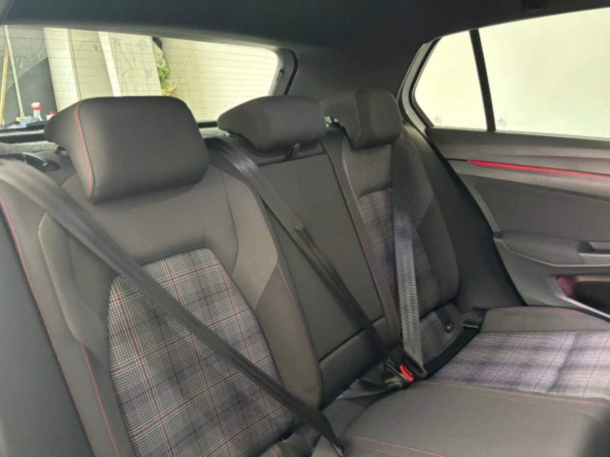 Volkswagen Golf 2.0 TSI GTI DSG (20)