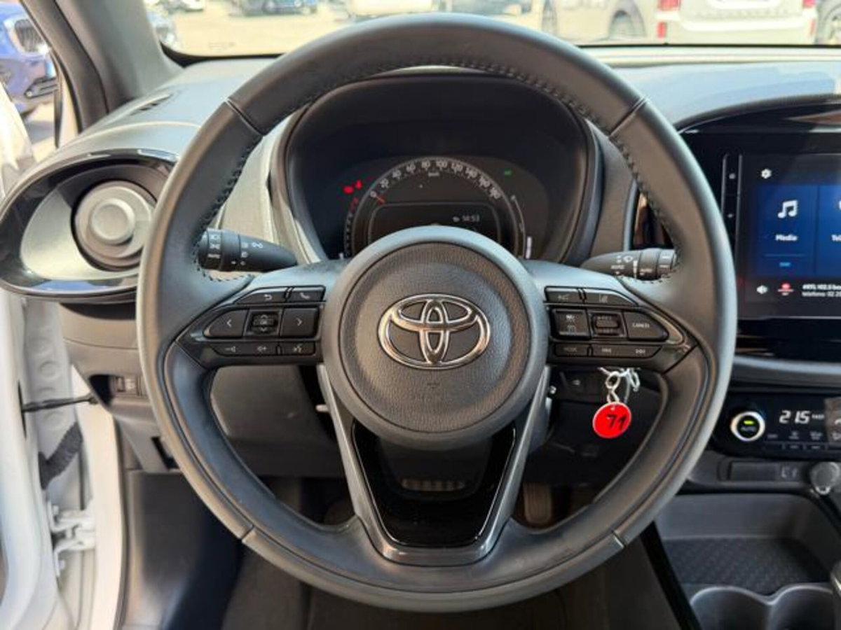 Toyota Aygo X 1.0 Trend 72cv (13)