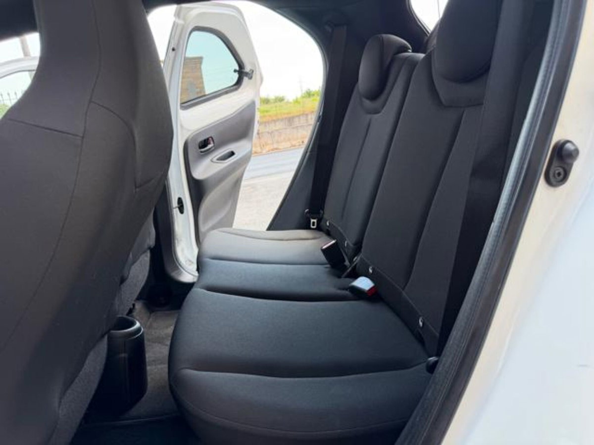 Toyota Aygo X 1.0 Trend 72cv (8)