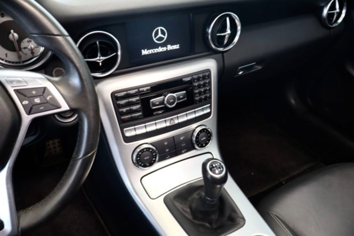 Mercedes-Benz SLK 200 CGI Edition1 (11)