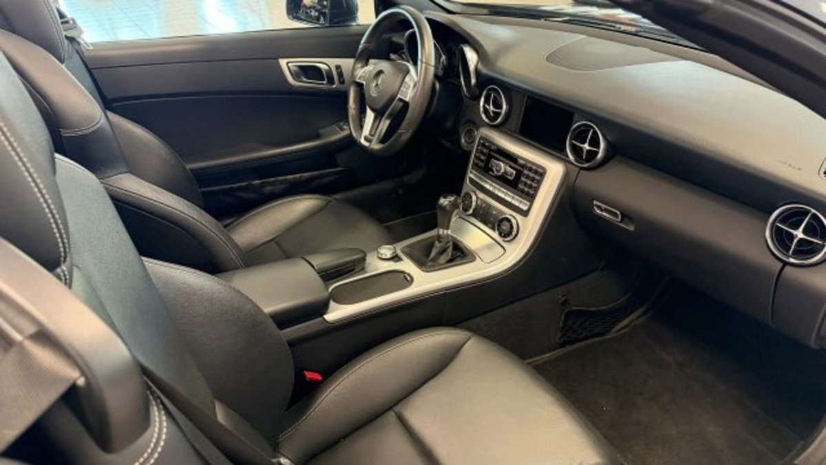 Mercedes-Benz SLK 200 CGI Edition1 (4)