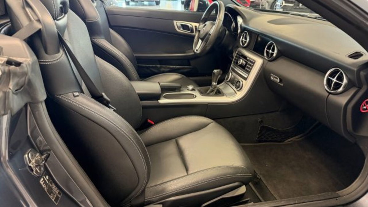 Mercedes-Benz SLK 200 CGI Edition1 (7)