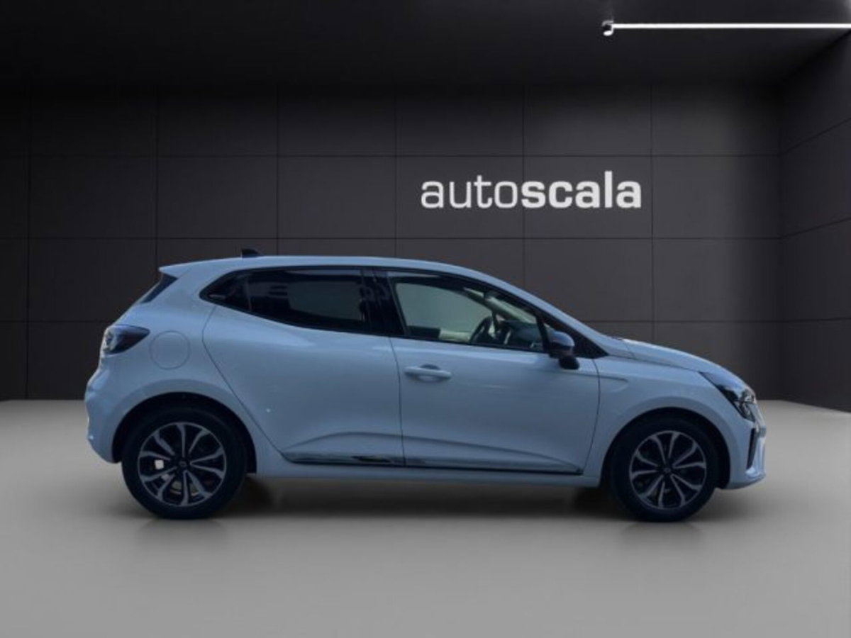 Renault Clio TCe 90 CV 5 porte Techno (6)