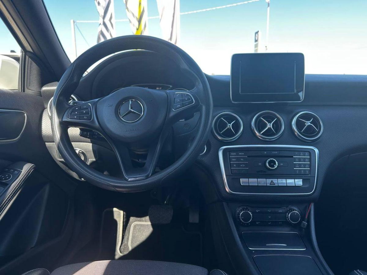 Mercedes-Benz Classe A 180 d Sport (10)