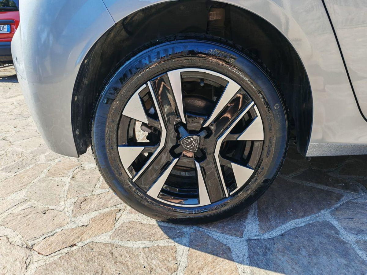 Peugeot 208 PureTech 100 Stop&Start 5 porte Allure (9)
