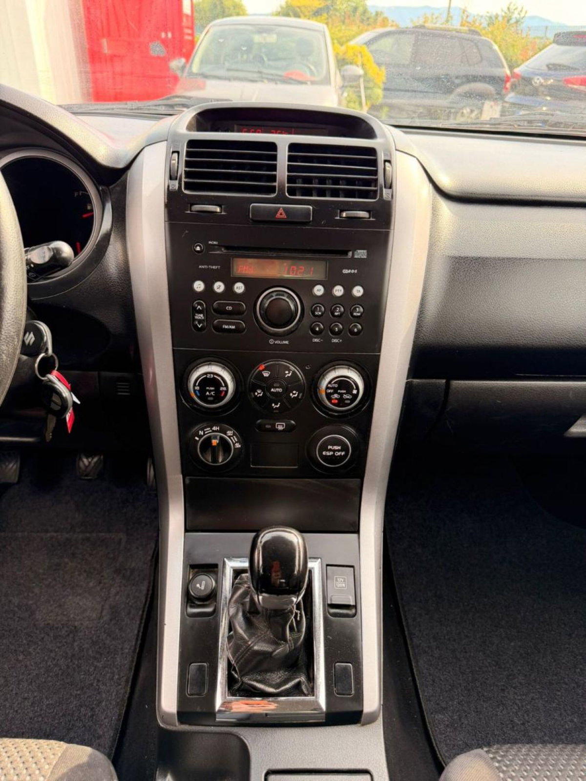 Suzuki Grand Vitara 1.9 DDiS 5 porte Executive (11)