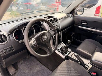 Suzuki Grand Vitara 1.9 DDiS 5 porte Executive (14)