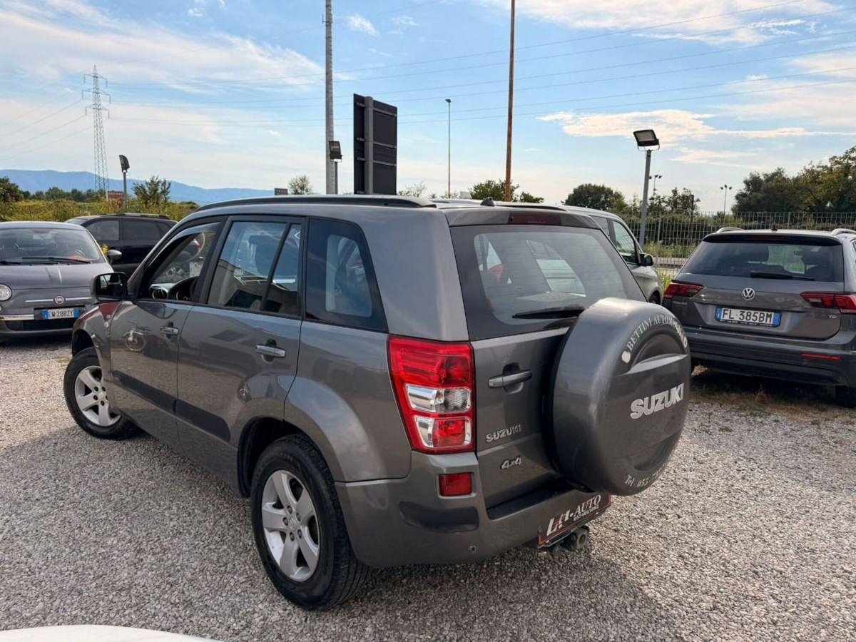 Suzuki Grand Vitara 1.9 DDiS 5 porte Executive (4)