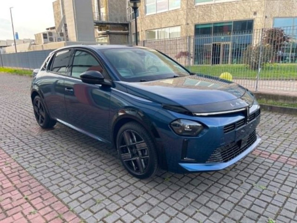Lancia Ypsilon 1.2 LX 100cv (2)