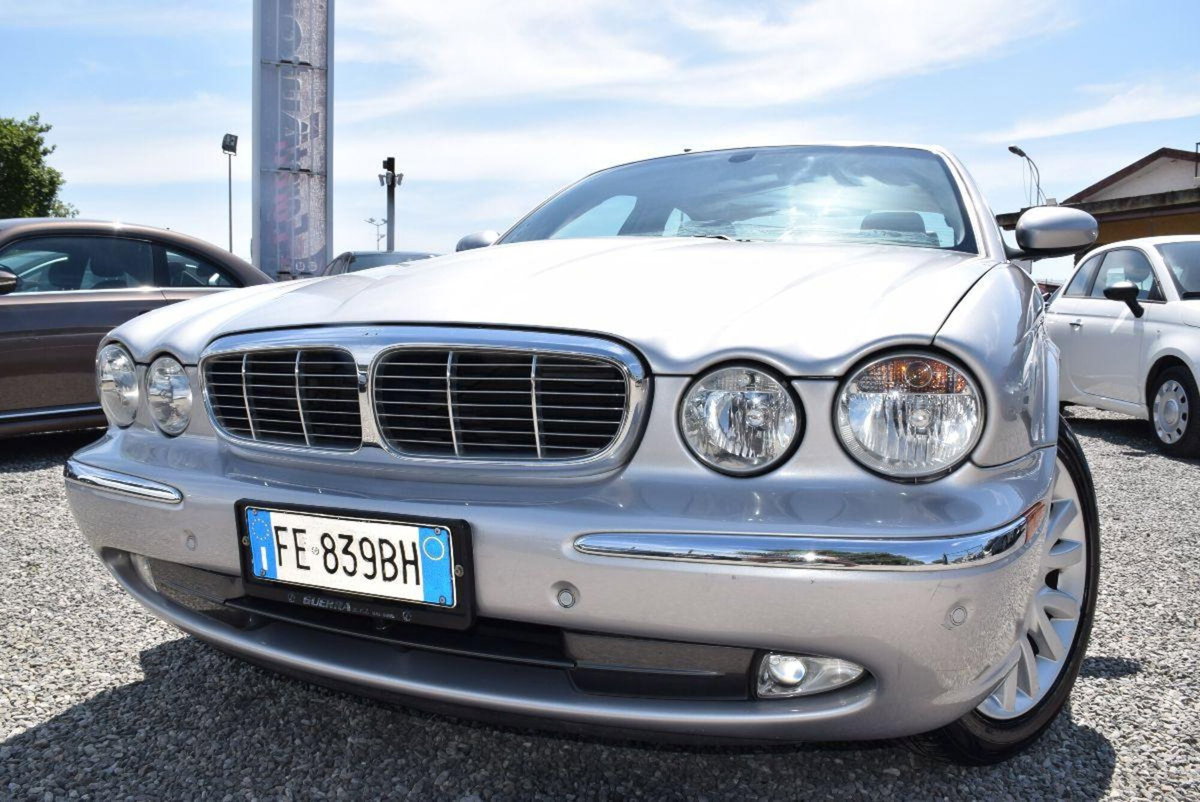 Jaguar XJ 4.2 V8 cat Executive (16)
