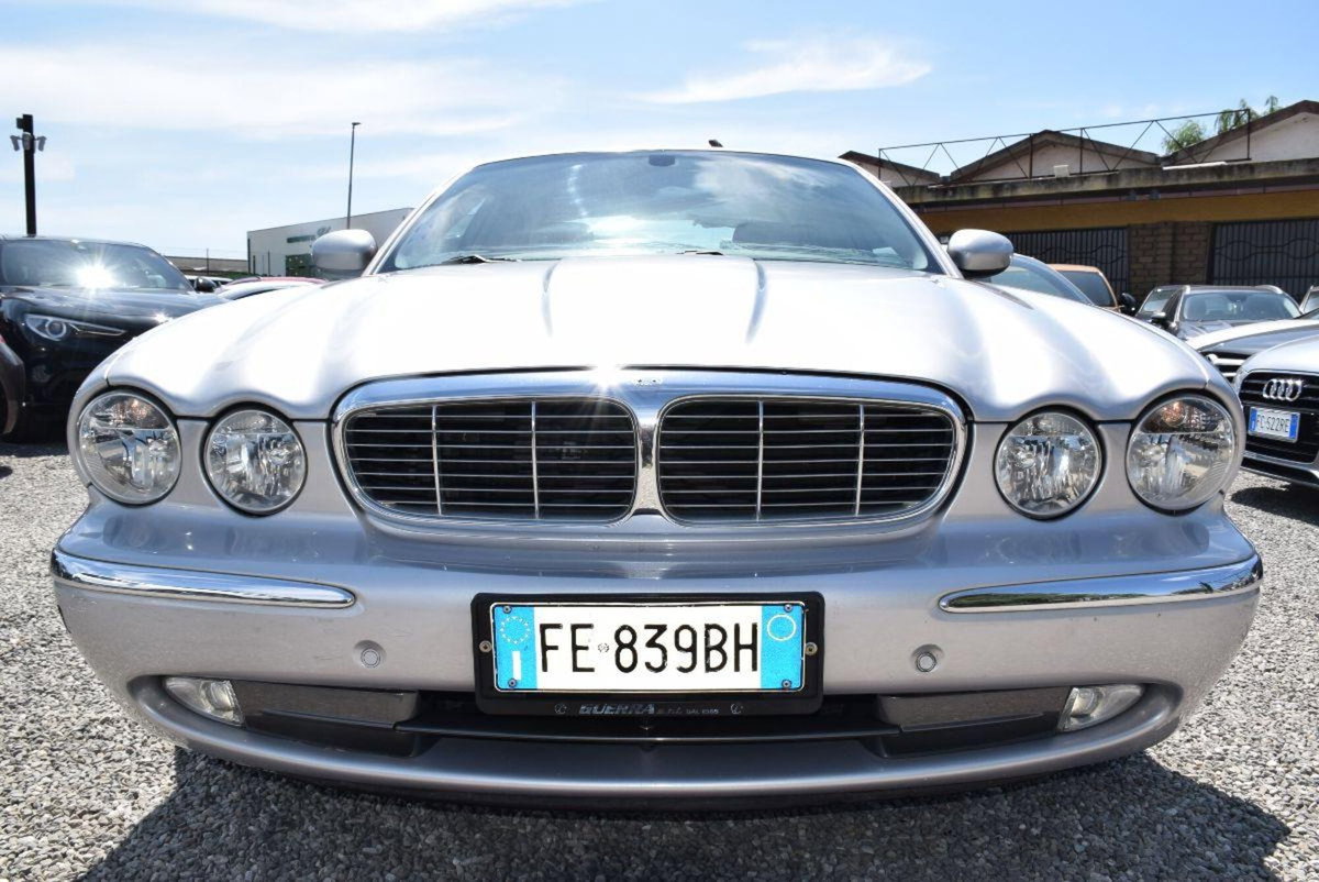 Jaguar XJ 4.2 V8 cat Executive (6)